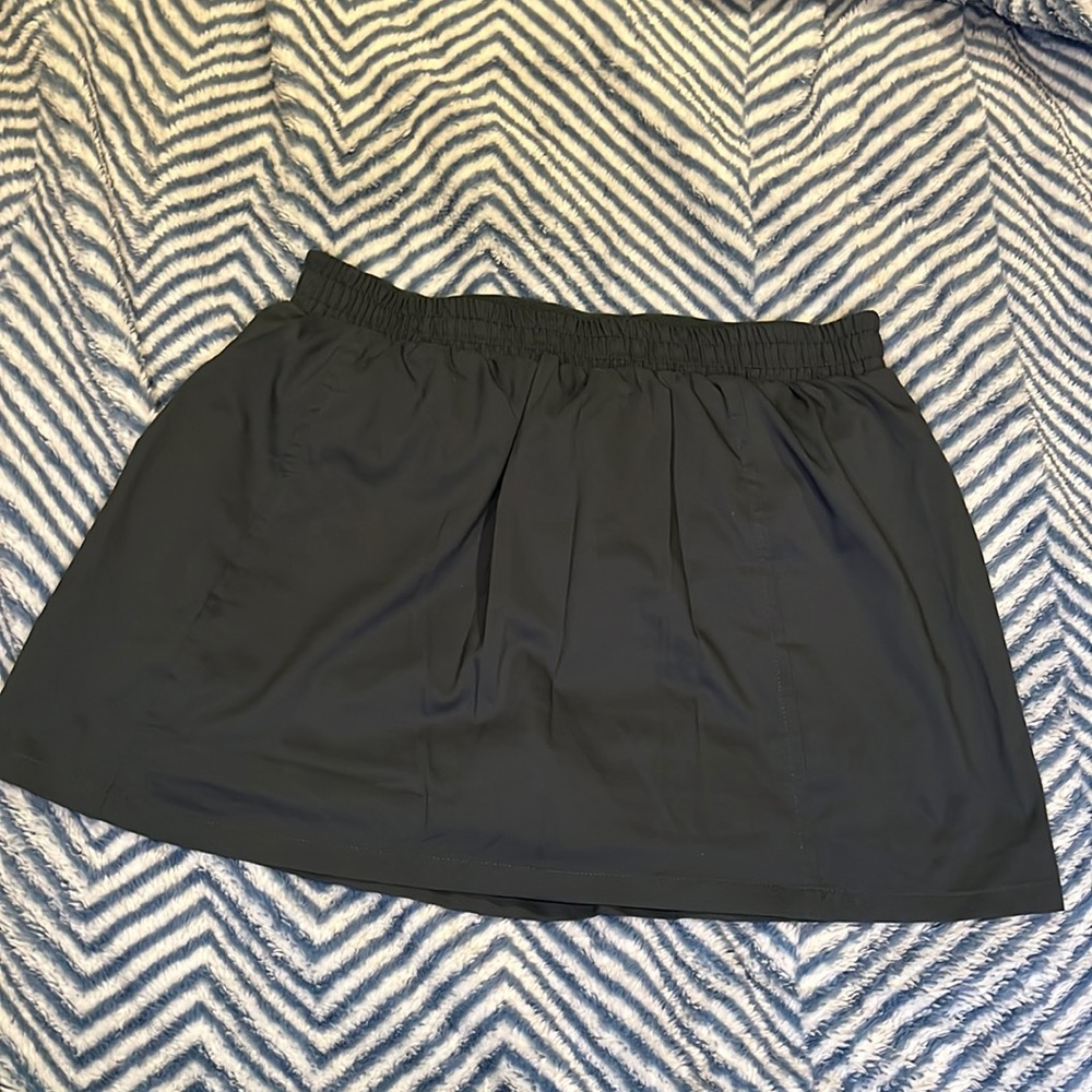 Moss Green Birdie Woven Skort
